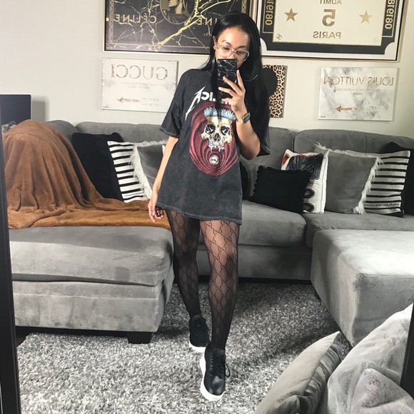 Welcome to my Closet 🖤 - Picture 7 of 14